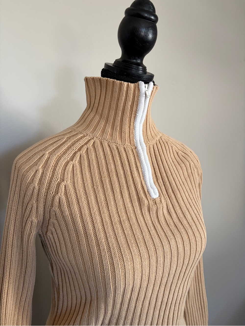 Y2K 2000โs DKNY Tan Ribbed Knit Quarter Zip Sweater - Picture 3 of 10